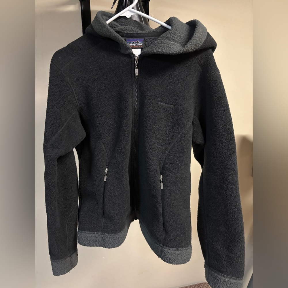 Patagonia Black Synchilla Hooded Fleece Jacket
Women’s Size Small